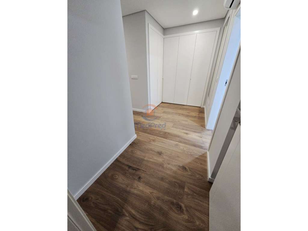 Apartamentos T4 c/ 2 Suítes, Varandas e 2 Parqueamentos | Alverca d... - Grande imagem: 4/60