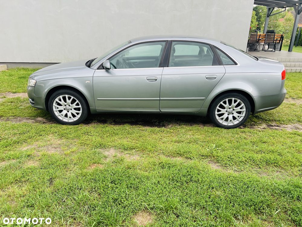 Audi A4 Limousine - 5