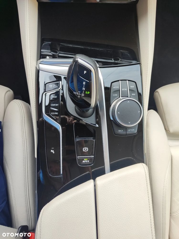 BMW Seria 5 518d mHEV Luxury Line - 23