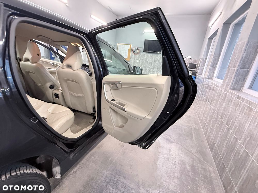 Volvo XC 60 D5 AWD - 19