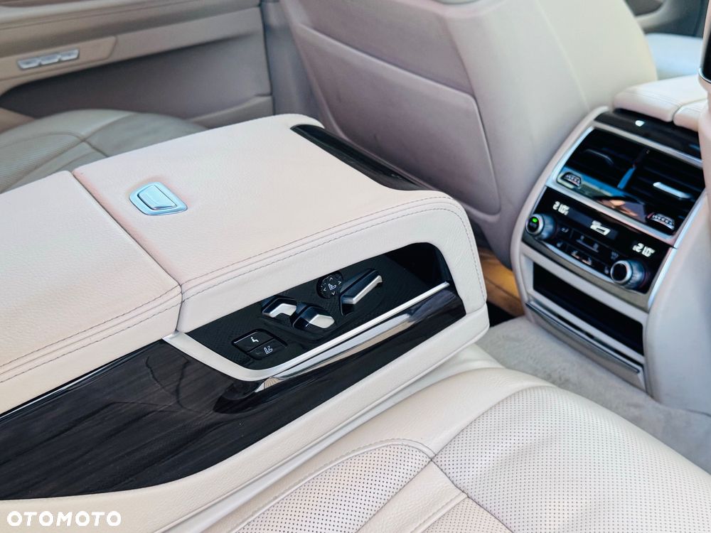 BMW Seria 7 730d - 40