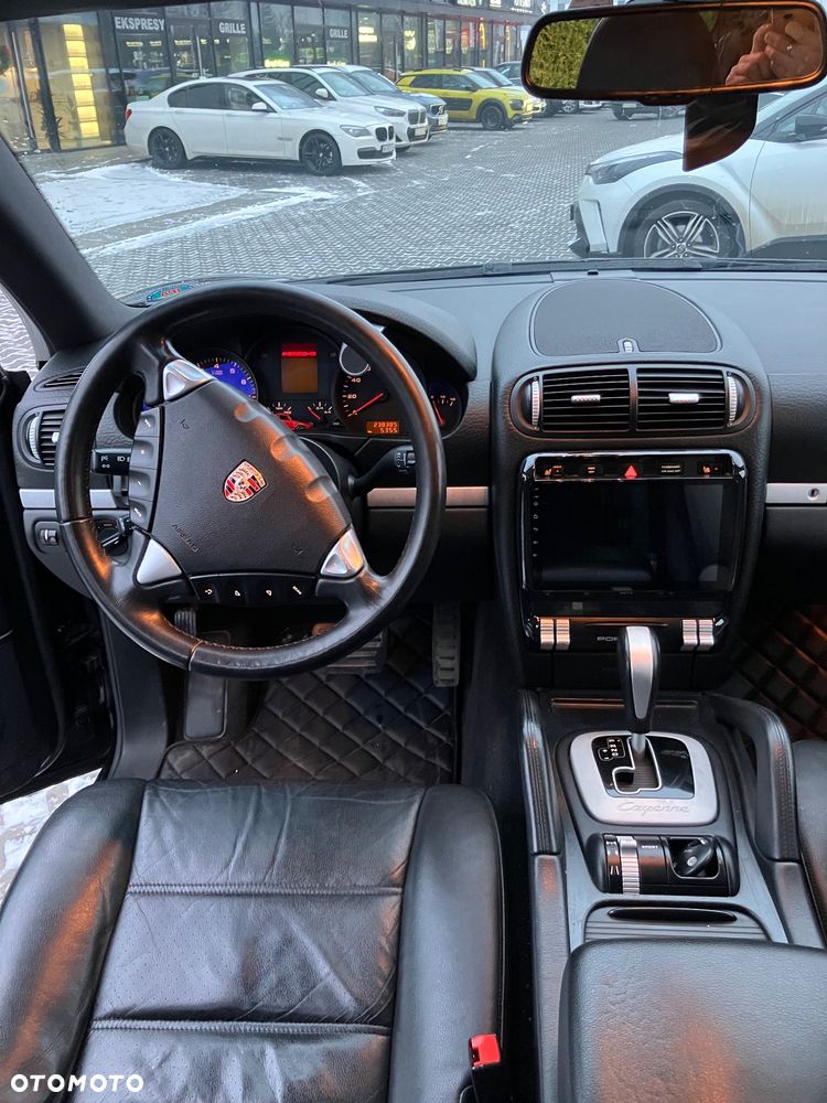 Porsche Cayenne - 14