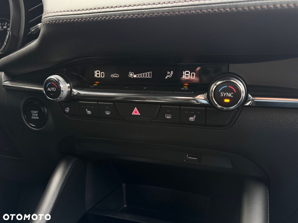 Mazda 3 2.0 mHEV Hikari - 35