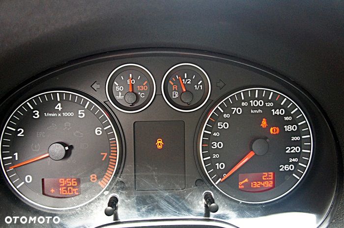 Audi A3 3-drzwiowe 1.6 Ambiente - 6
