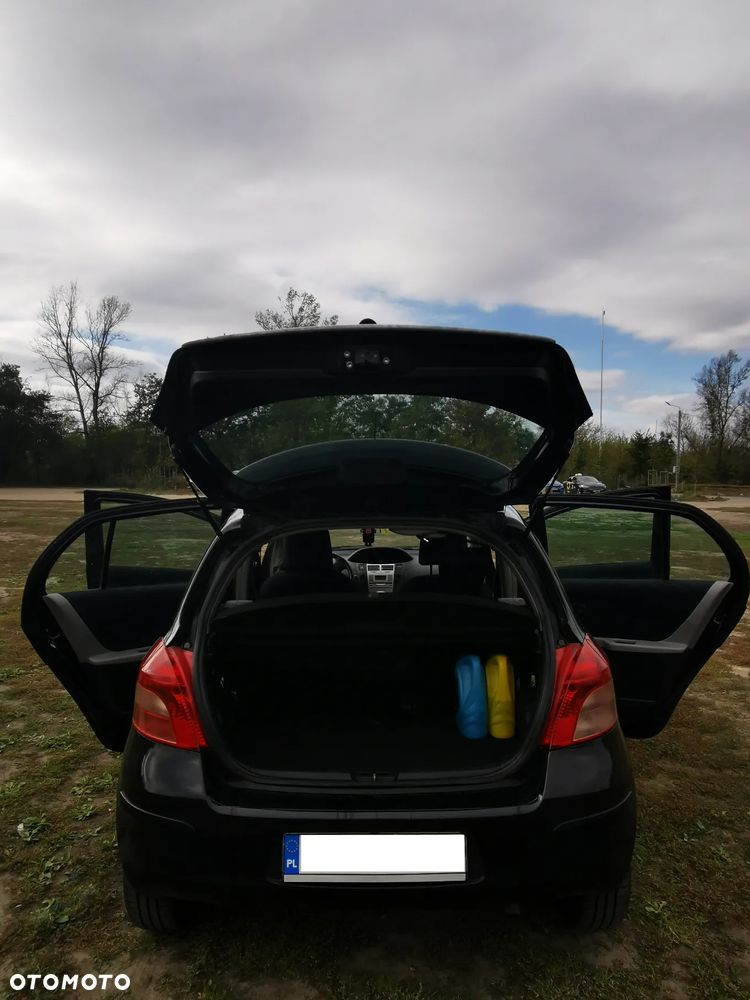 Toyota Yaris - 13