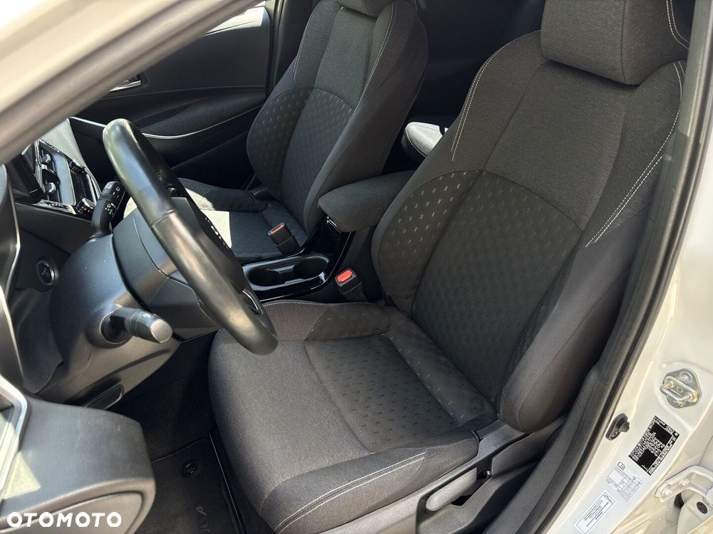 Toyota Corolla 1.8 Hybrid Comfort - 32