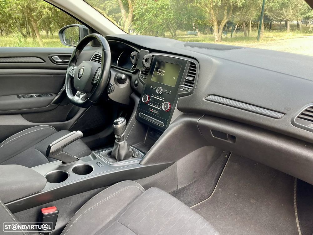 Renault Mégane Sport Tourer 1.5 Blue dCi Limited J17 - 9