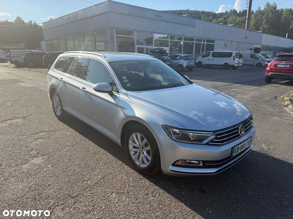 Volkswagen Passat ver-variant-1-6-tdi-scr-dsg-comfortline - 3
