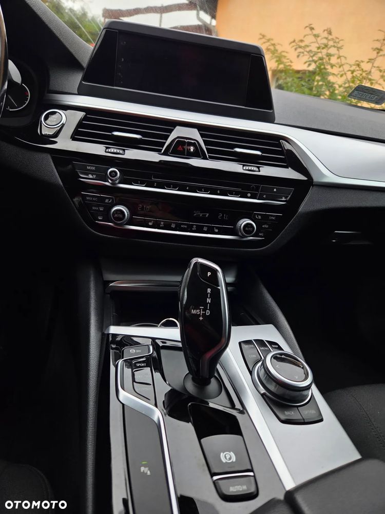 BMW Seria 5 520d - 8