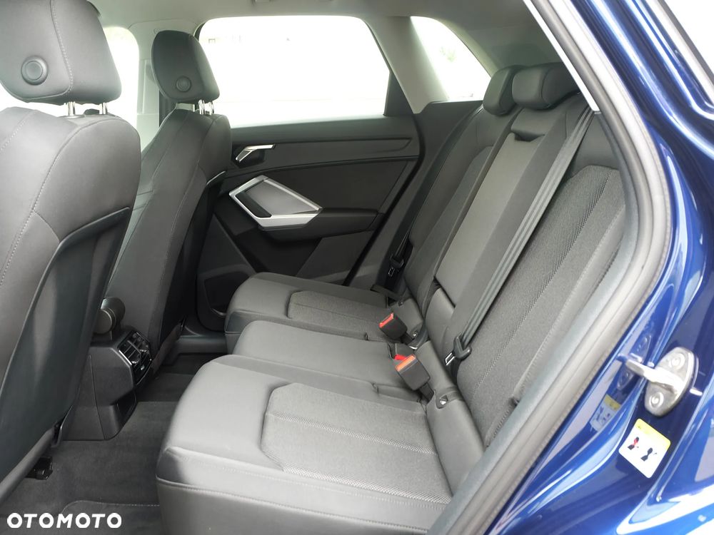 Audi Q3 2.0 TDI S tronic design - 23
