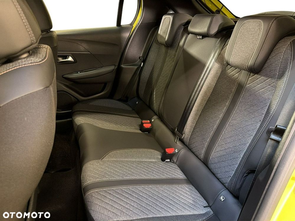 Peugeot 208 - 10