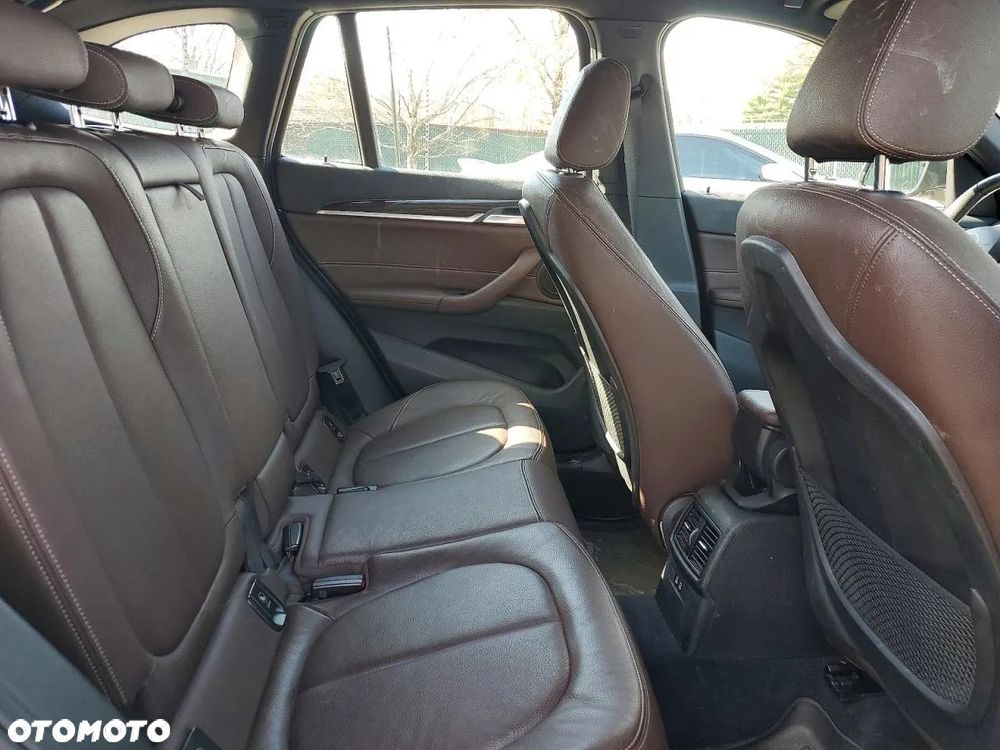BMW X1 - 10
