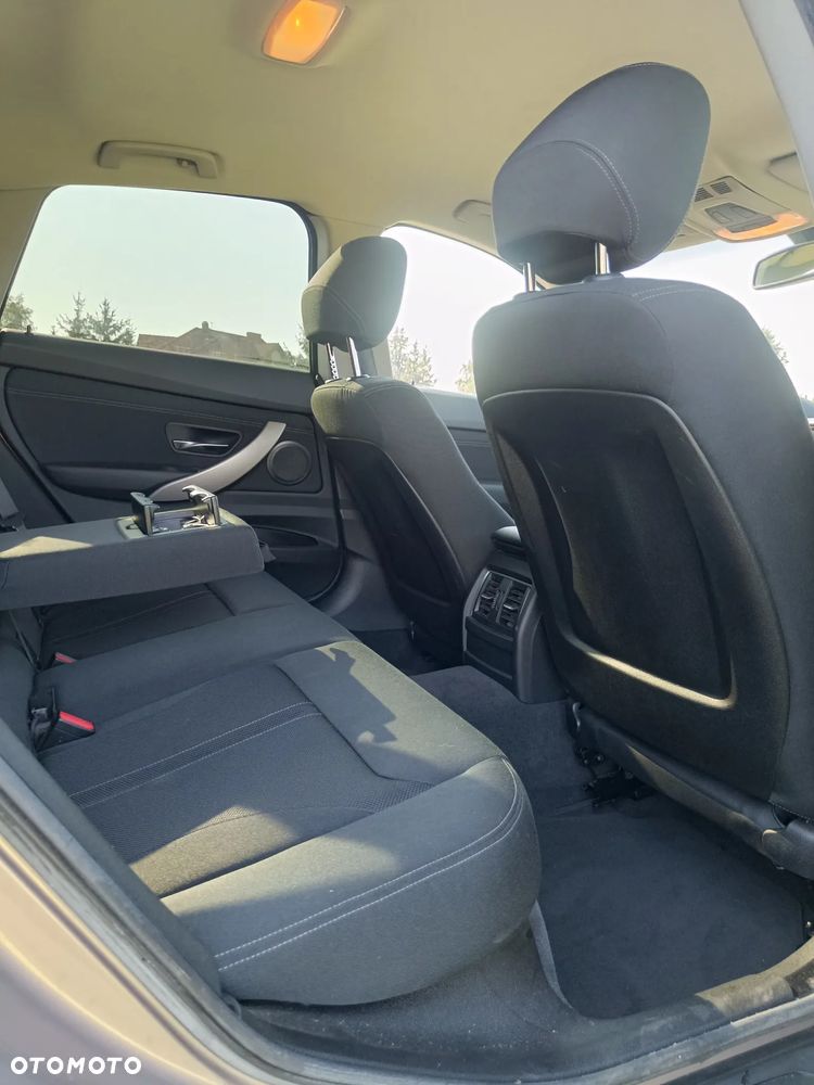 BMW Seria 3 320i - 10