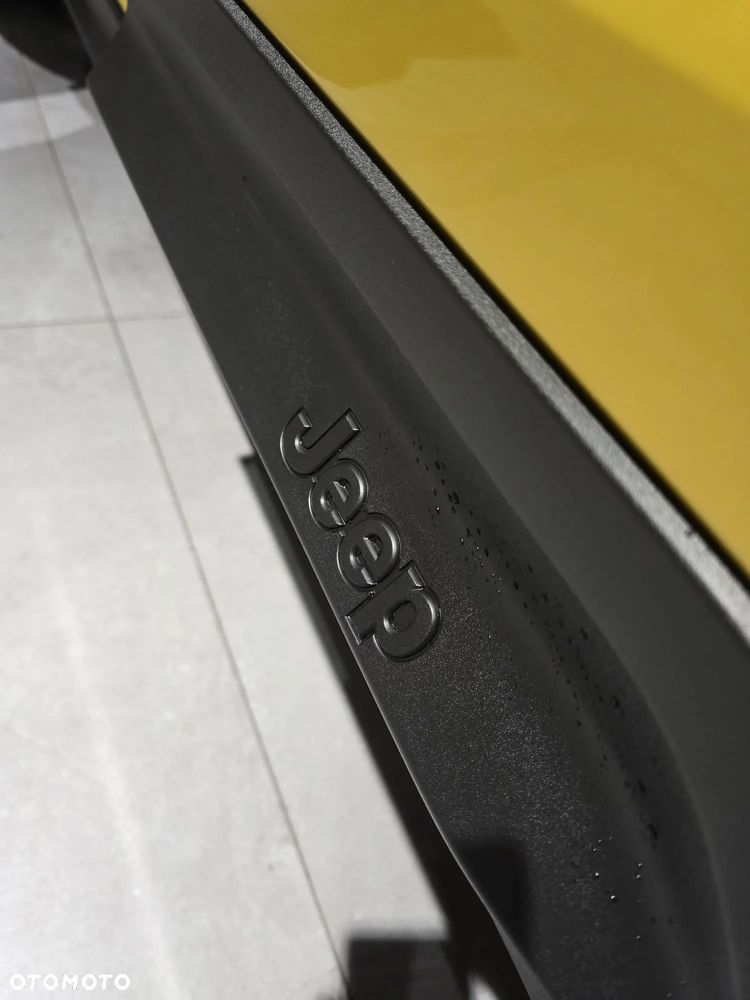 Jeep Avenger 54kWh Summit - 16