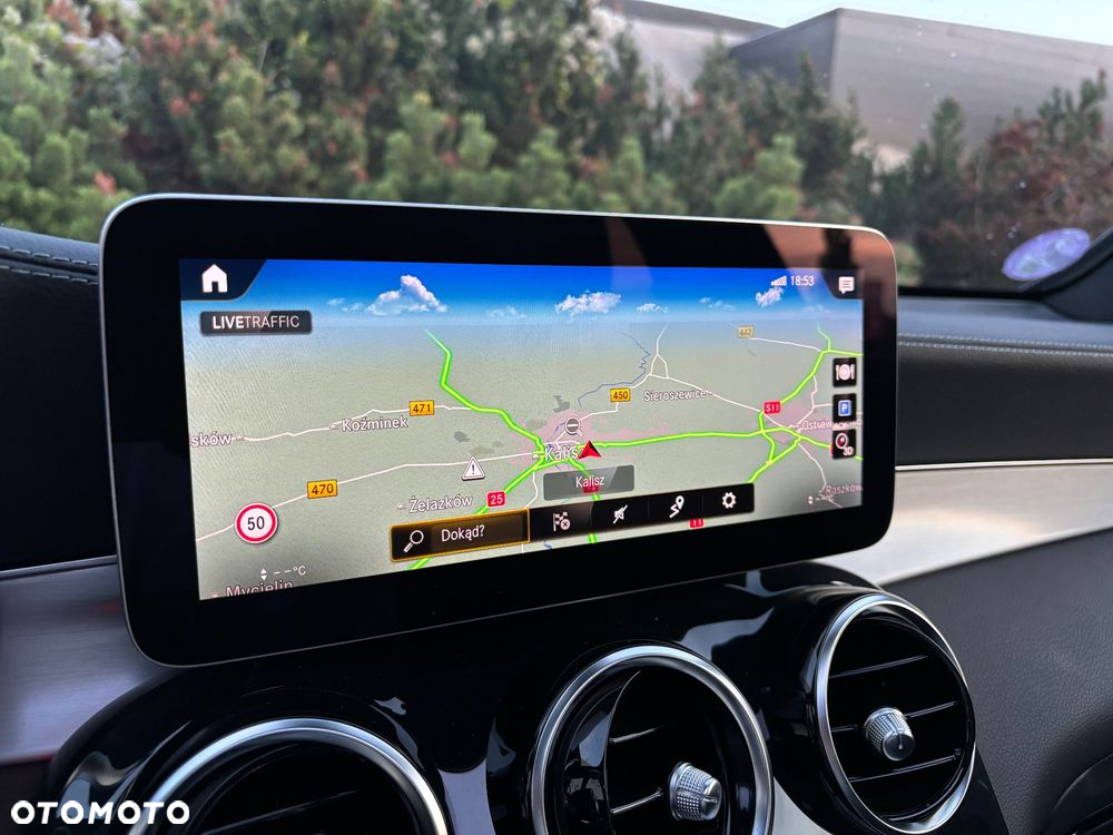 Mercedes-Benz GLC 300 e 4Matic 9G-TRONIC AMG Line - 24