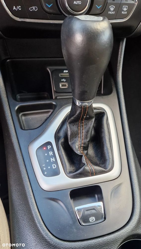 Jeep Cherokee - 20