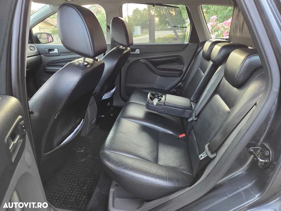 Ford Focus 1.6 TI-VCT Sport - 17
