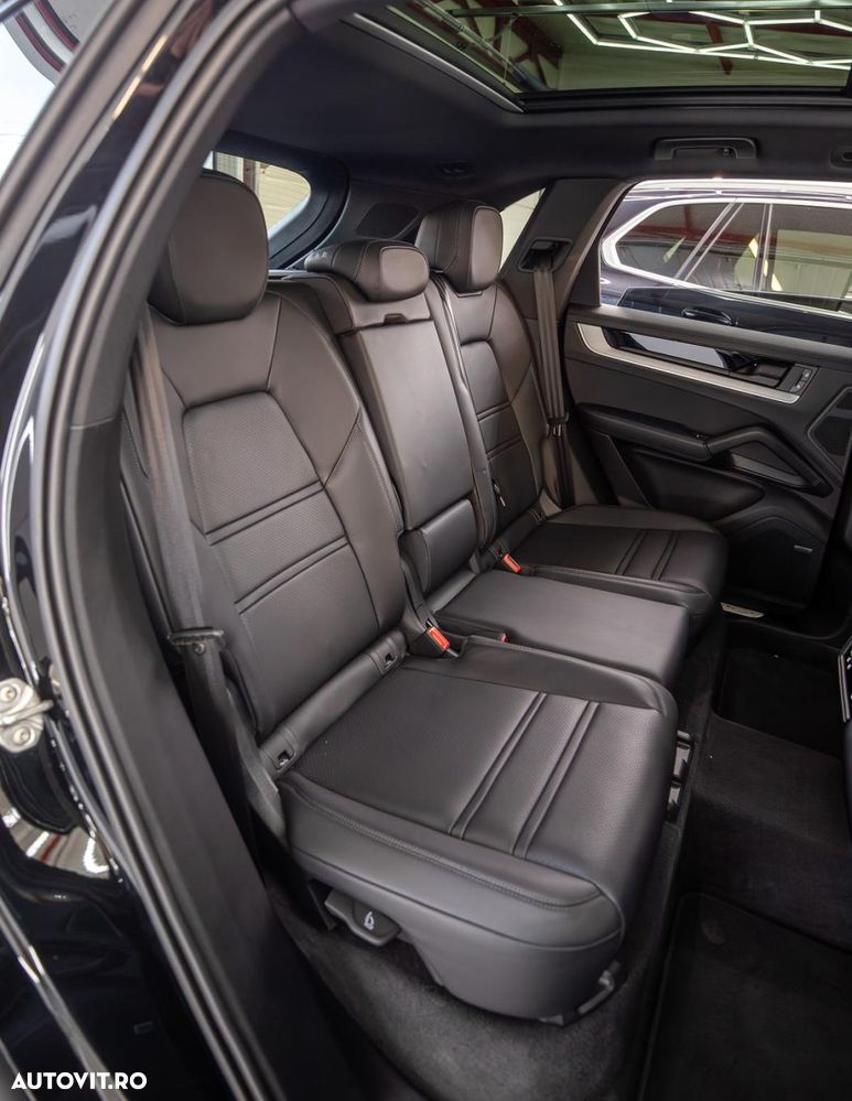 Porsche Cayenne - 15