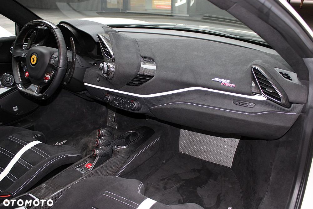 Ferrari 488 Pista - 20