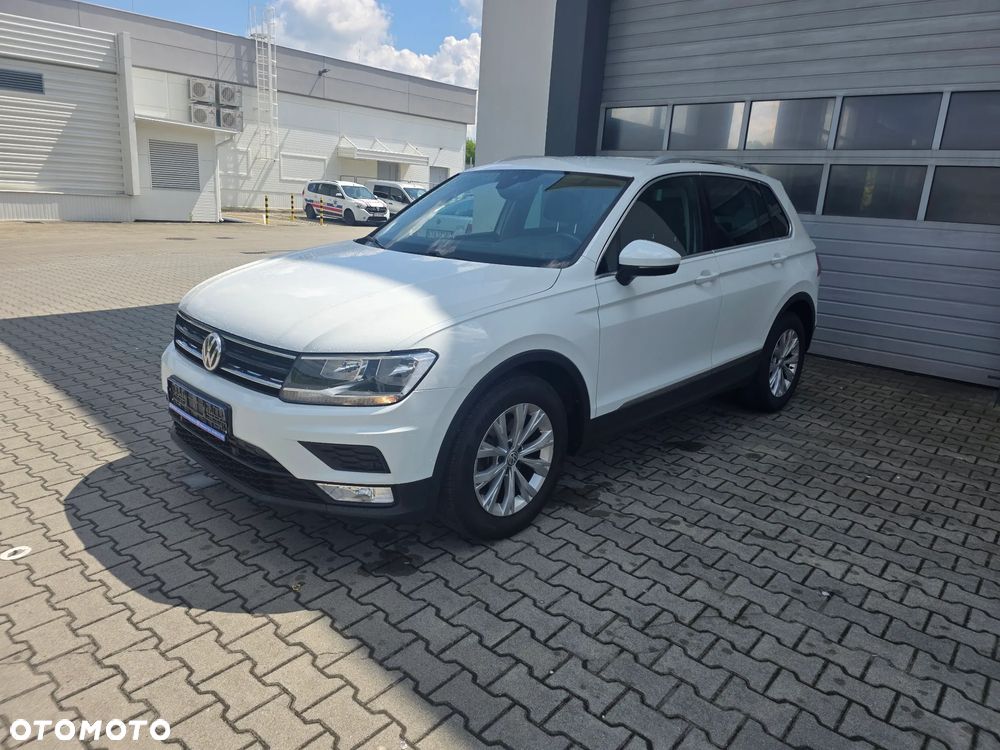 Volkswagen Tiguan - 1