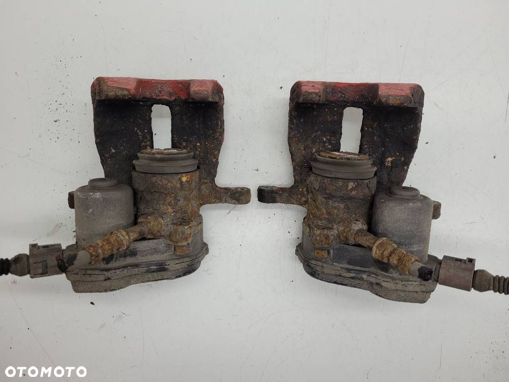 ZACISK HAMULCOWY TYŁ TYLNY LEWY PRAWY KOMPLET AUDI A5 8T 2.0 TDI - 2