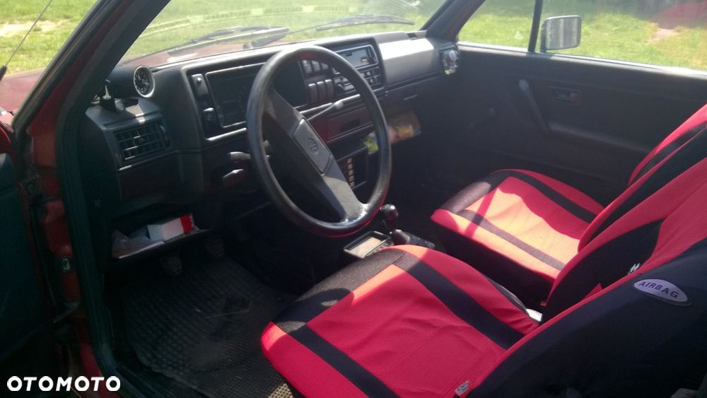 Volkswagen Golf - 2