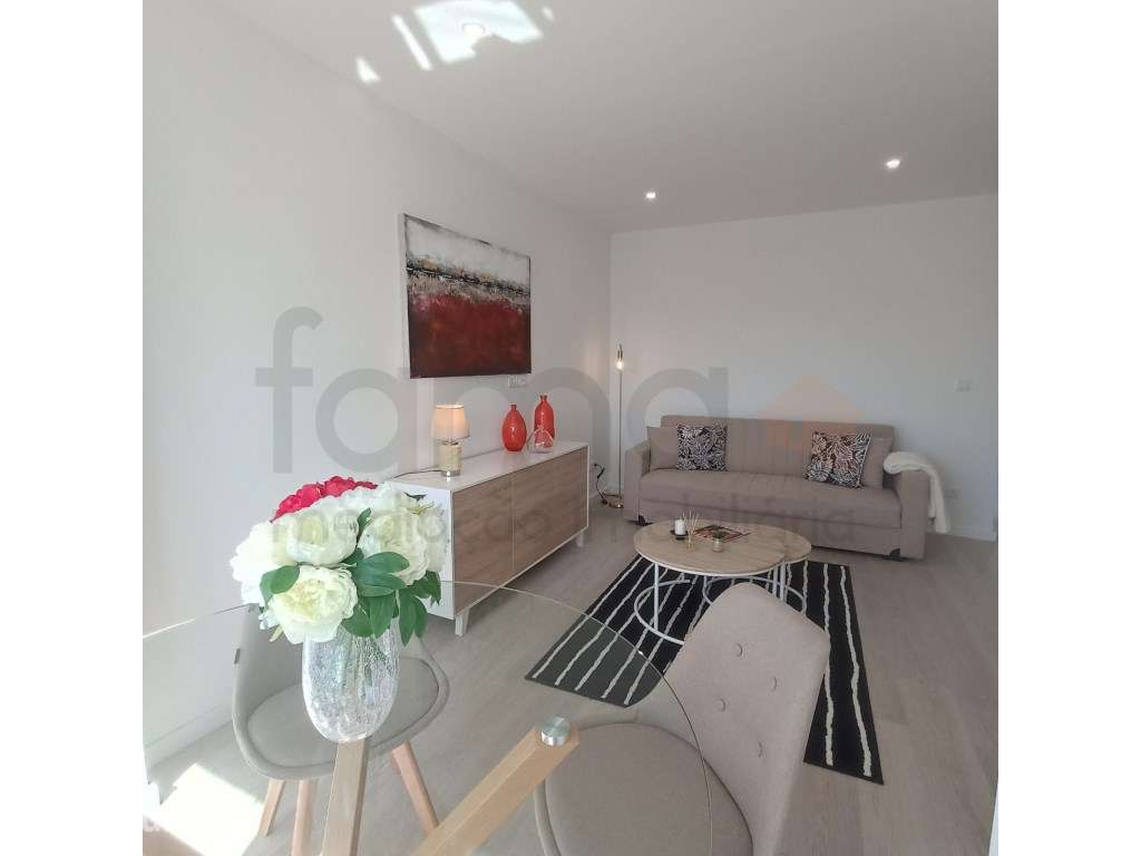 Excelente Apartamento T3 em Benfica - Totalmente Remodelado com Hom... - Grande imagem: 4/16
