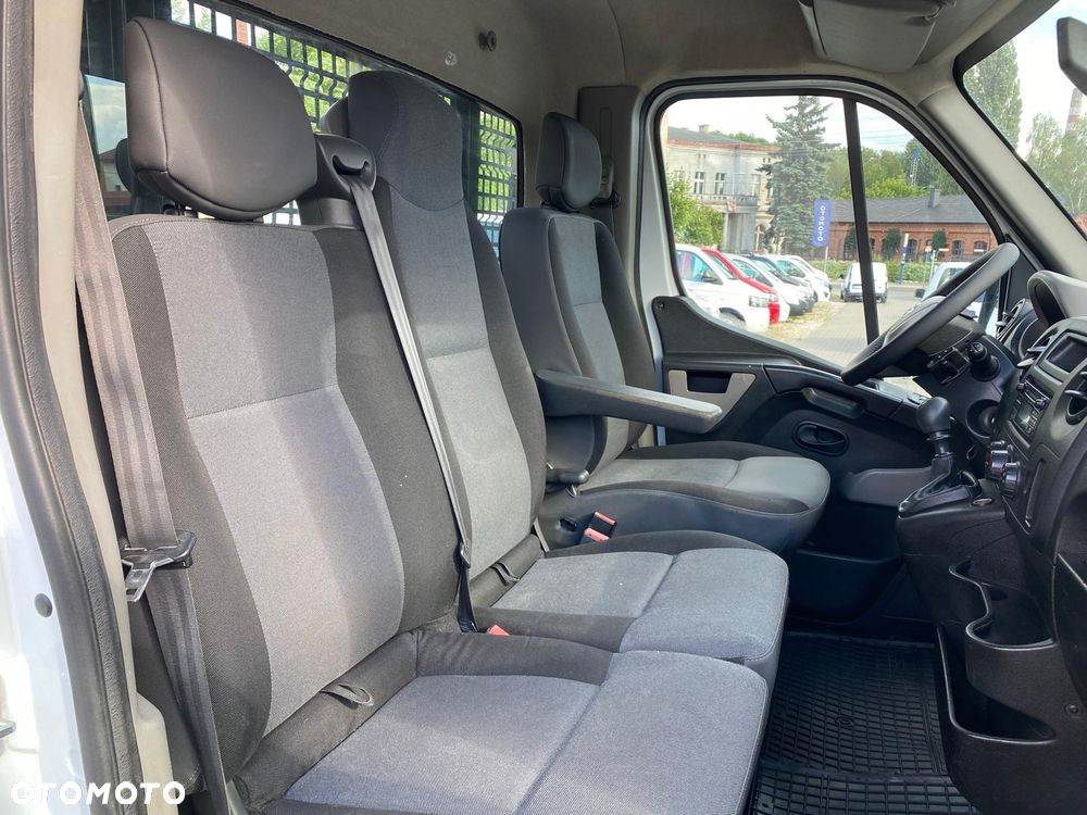 Nissan NV400 - 17