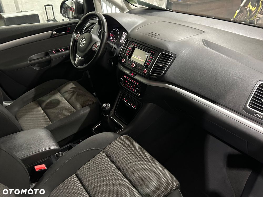 Volkswagen Sharan 2.0 TDI BlueMotion Technology Highline - 28