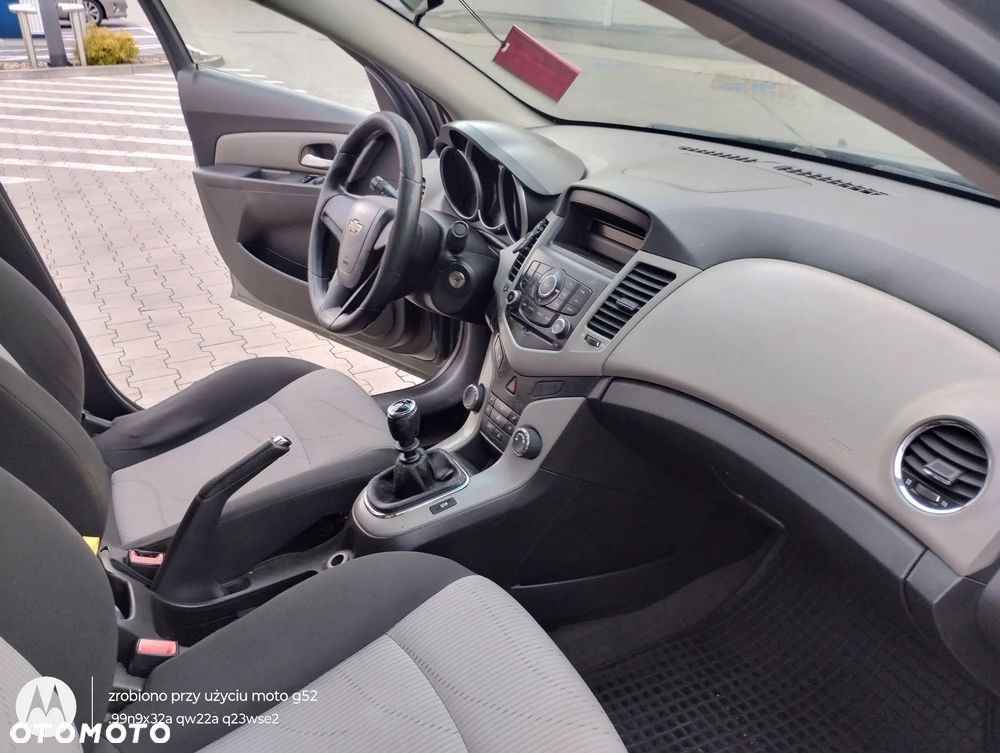 Chevrolet Cruze 1.6 LT+ - 26