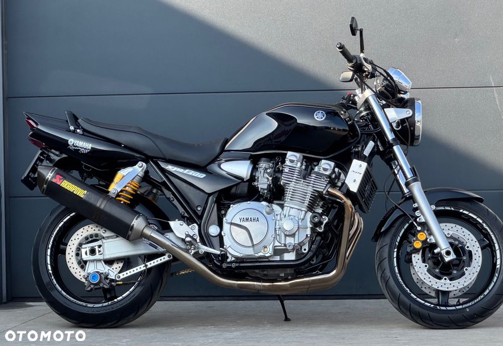 Yamaha XJR - 23