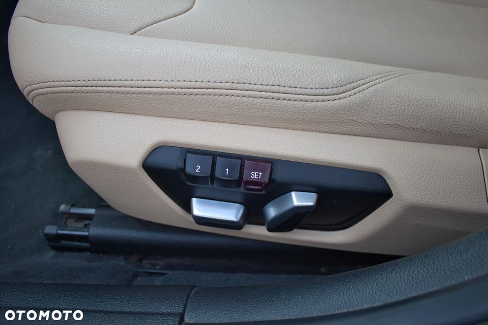 BMW Seria 3 320i xDrive Edition Luxury Line Purity - 18