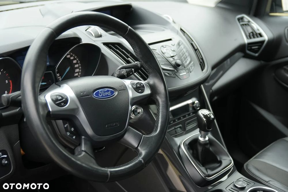 Ford Kuga 2.0 TDCi 4x4 Titanium - 28