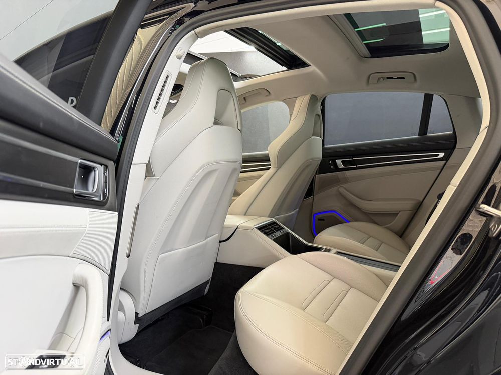 Porsche Panamera 4 E-Hybrid Platinum Edition - 13