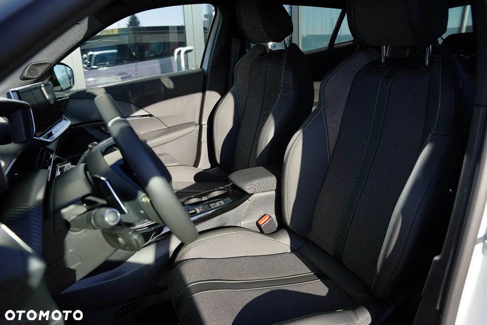 Peugeot 2008 PureTech mHEV GT e-DCS6 - 9