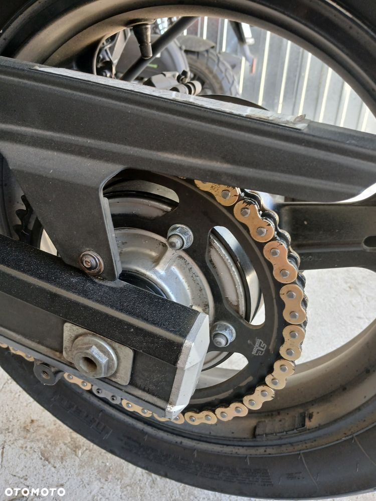 Suzuki V-STROM - 8