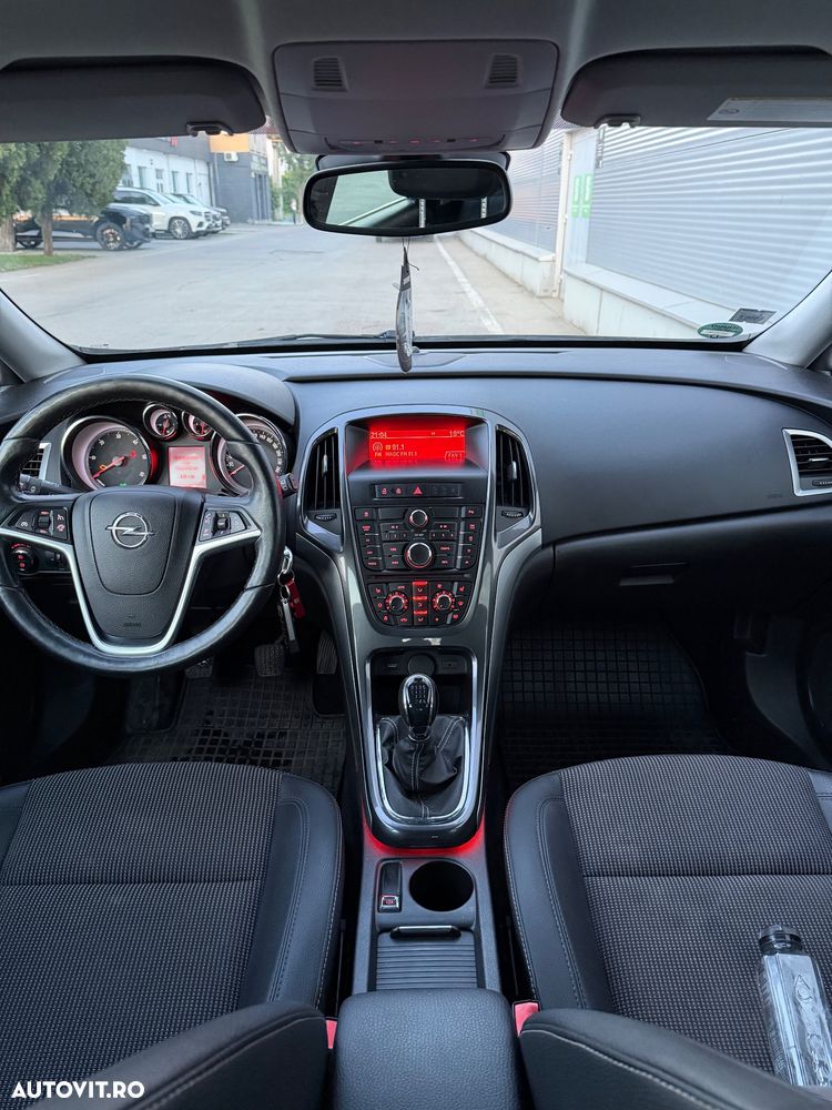 Opel Astra 1.7 CDTI ECOTEC Cosmo - 8