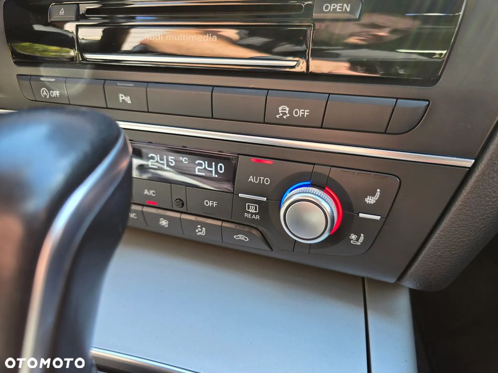 Audi A6 Avant 3.0 TDI S tronic - 32