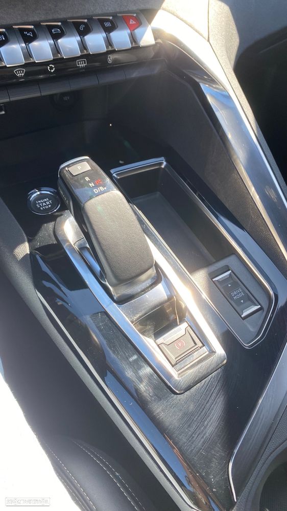 Peugeot 3008 1.6 Hybrid GT e-EAT8 - 54