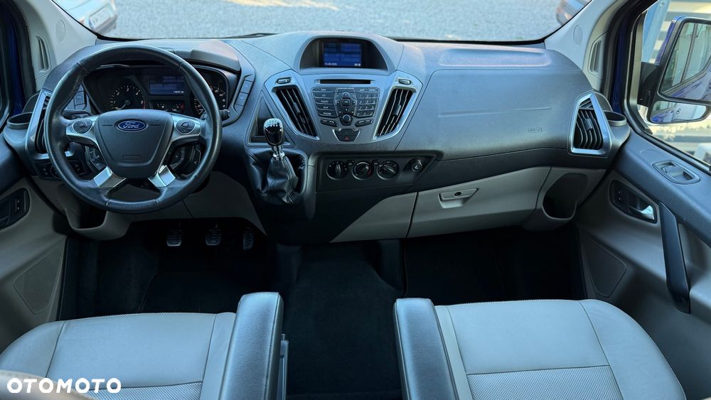 Ford Tourneo Custom - 26