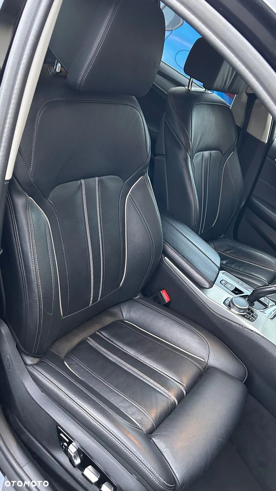 BMW Seria 5 530d xDrive - 13