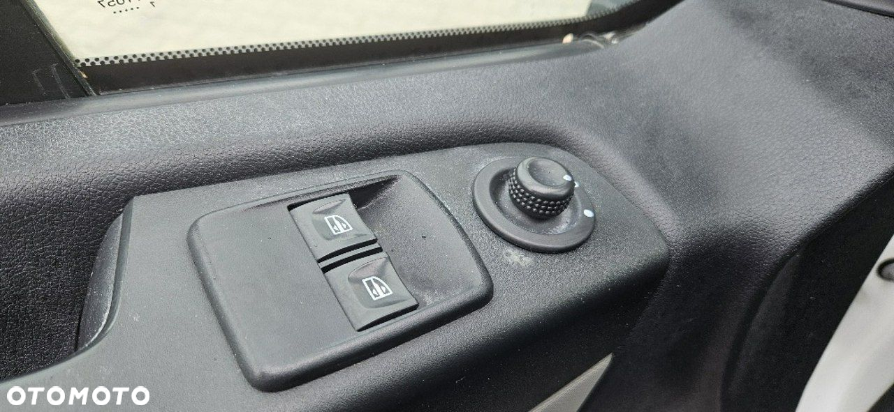 Renault Trafic - 12