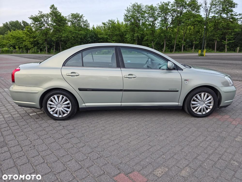 Toyota Avensis 2.0 D-4D Sol - 4
