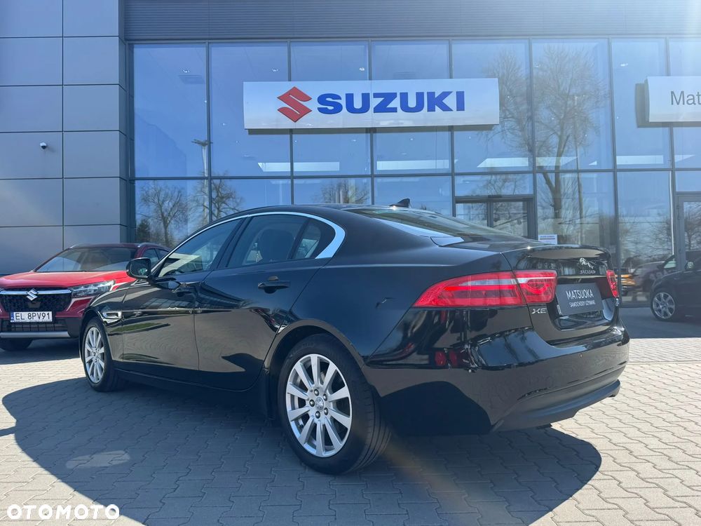 Jaguar XE 2.0 D Pure - 5