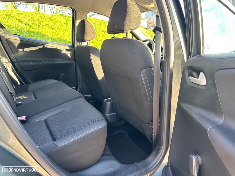 Peugeot 207 1.4 16V Active - 21
