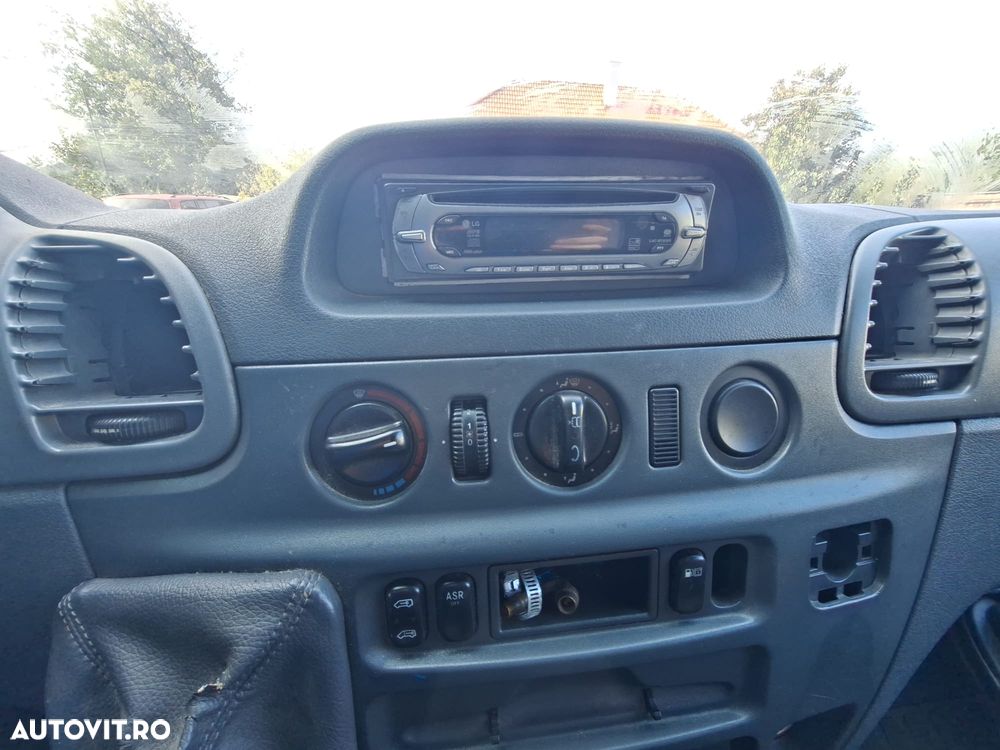 Mercedes-Benz Sprinter - 12