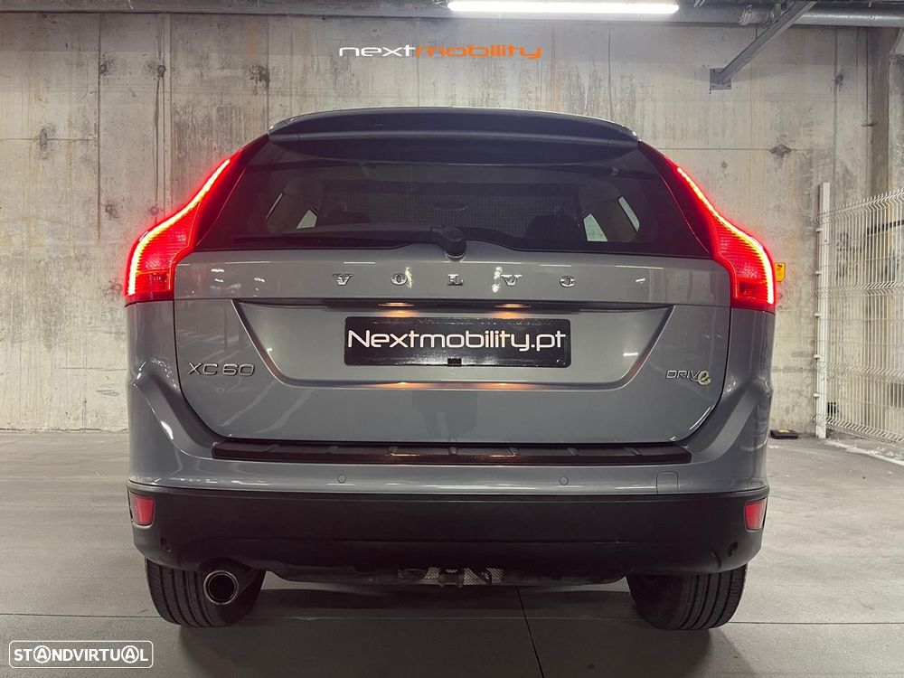 Volvo XC 60 2.0 D3 Drive Momentum - 8