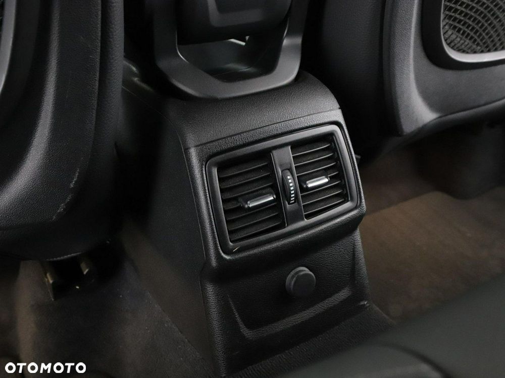 BMW X1 xDrive20d xLine - 34
