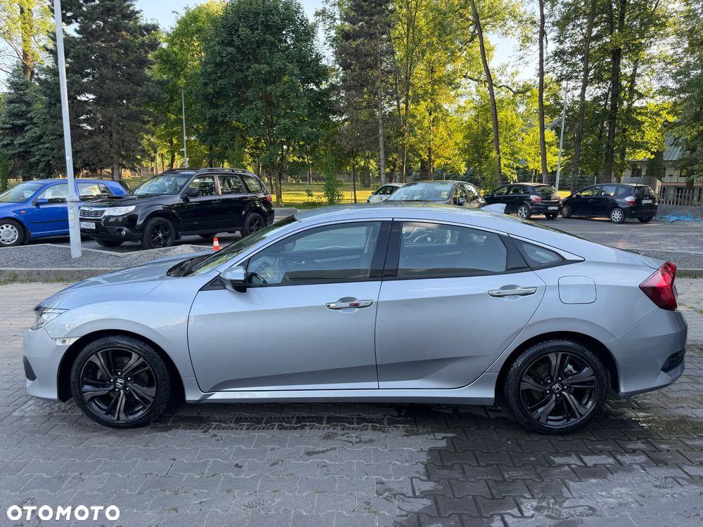 Honda Civic 1.5 T Elegance CVT - 2