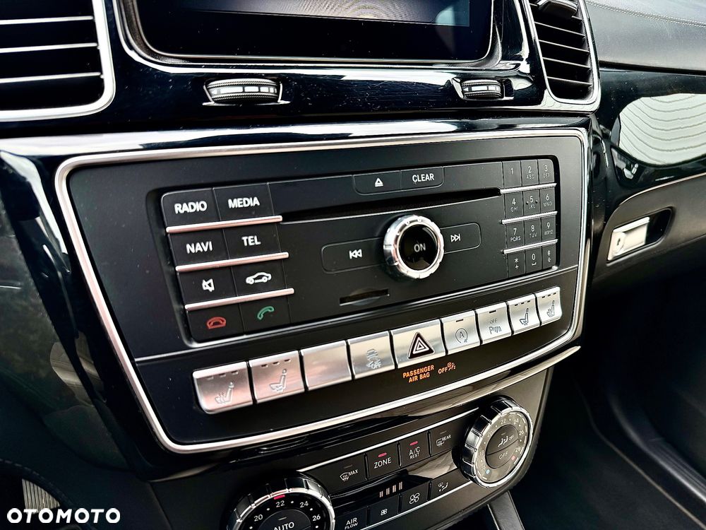 Mercedes-Benz GLS - 28